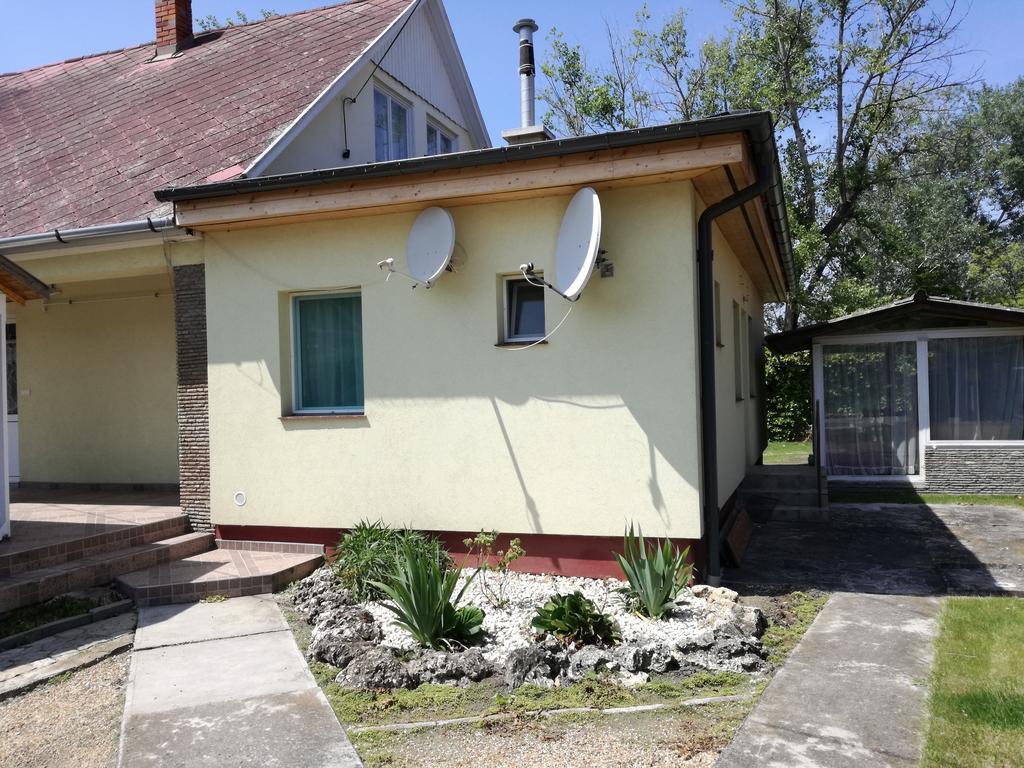 Margareta Apartmanhaz Balatonboglár エクステリア 写真