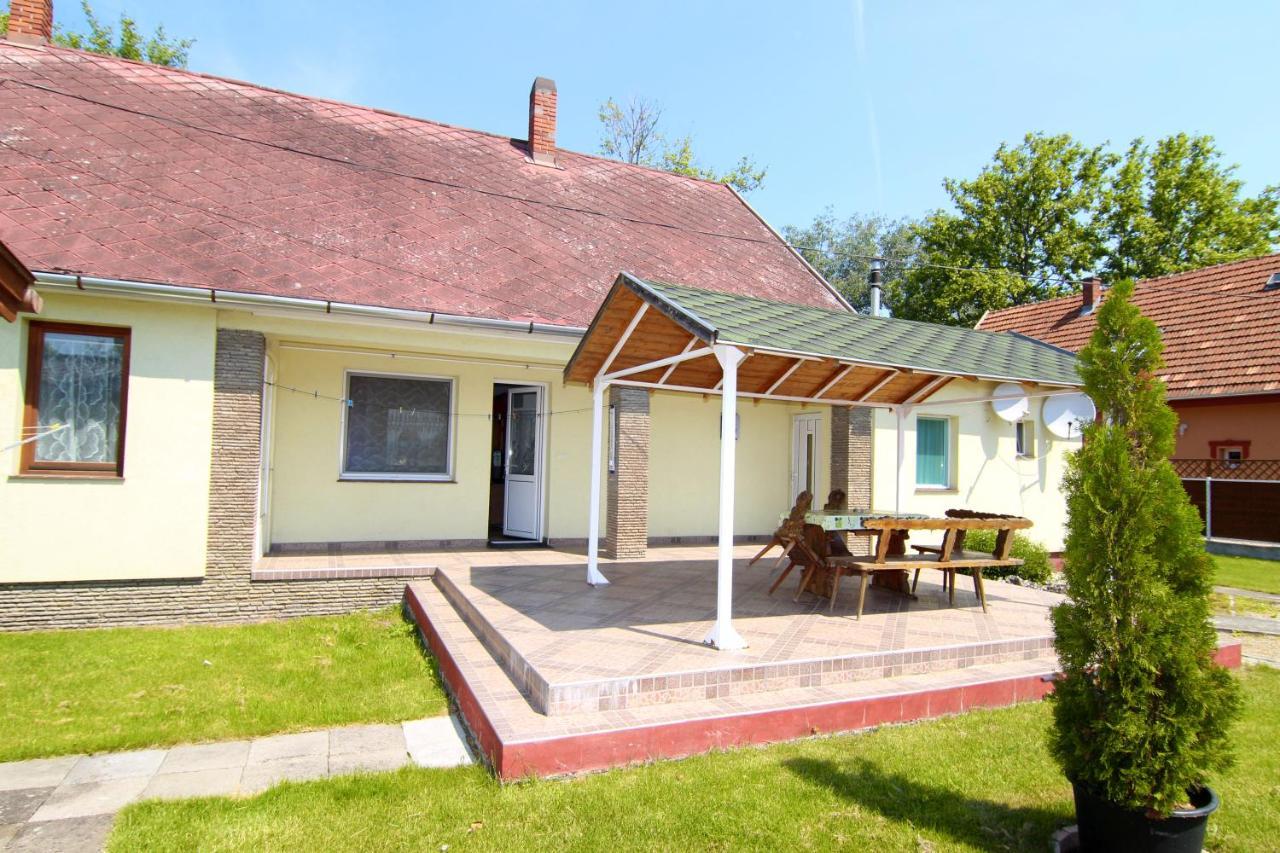 Margareta Apartmanhaz Balatonboglár エクステリア 写真