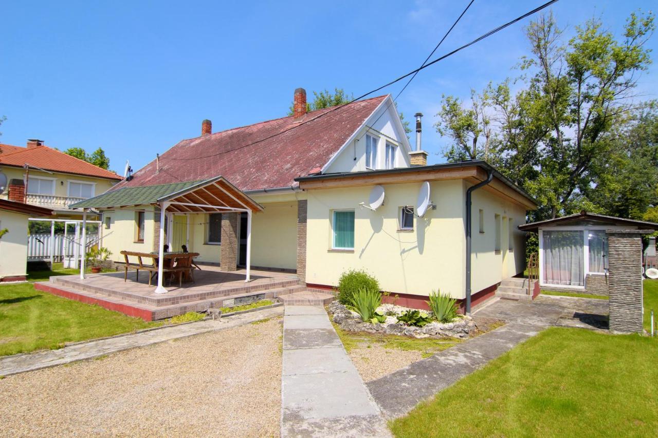 Margareta Apartmanhaz Balatonboglár エクステリア 写真