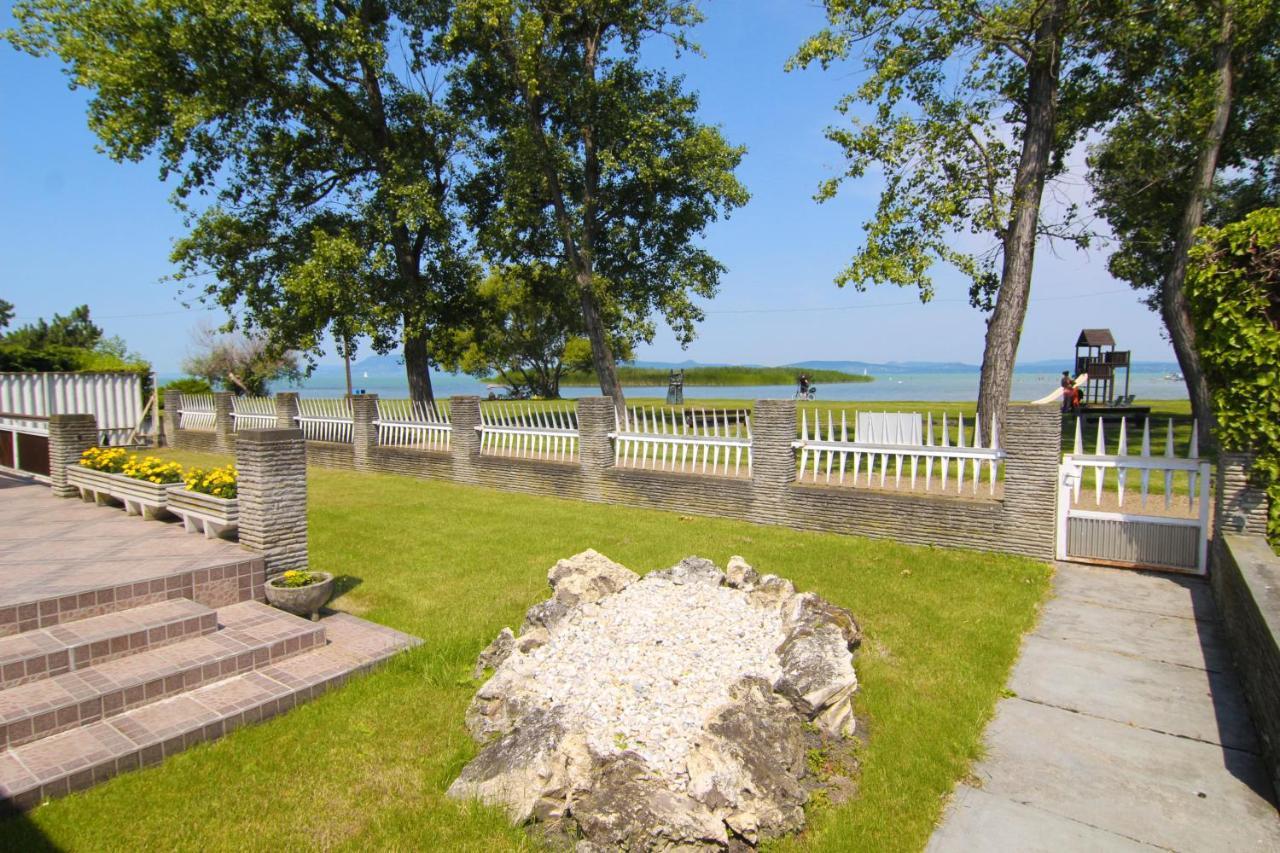 Margareta Apartmanhaz Balatonboglár エクステリア 写真