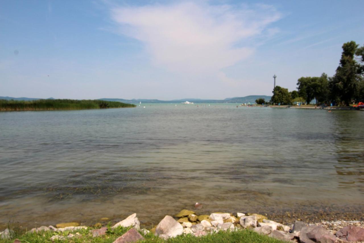 Margareta Apartmanhaz Balatonboglár エクステリア 写真